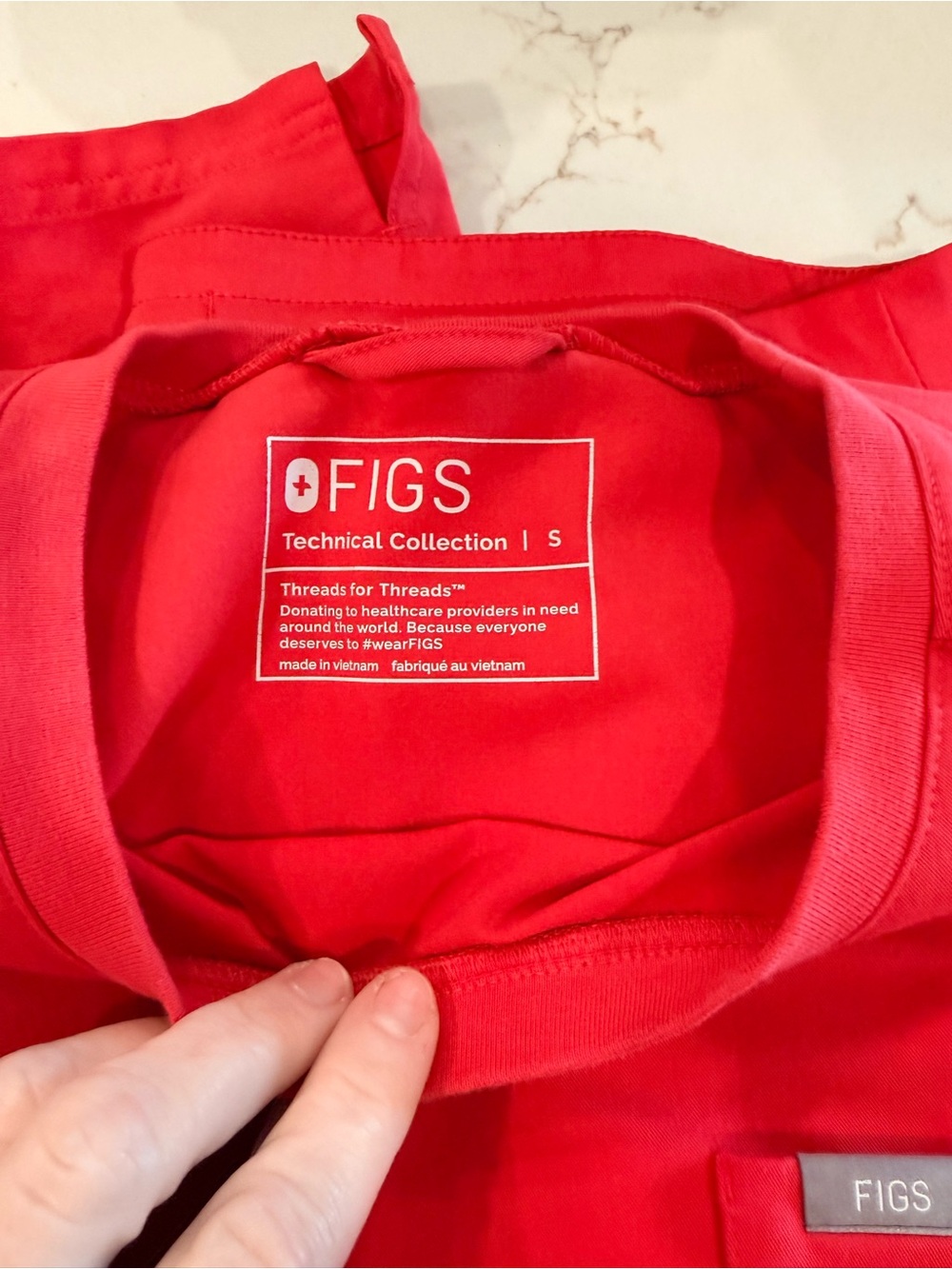Figs Women's Scrub Top and Pants in Vibrant Hibiscus. Small top med pants - Picture 11 of 15